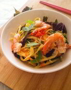 Салат из манго и креветок