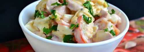 салат из помидоров с сыром и сосисками. Шаг 5