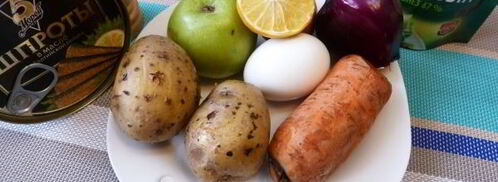 салат мимоза со шпротами. Шаг 3