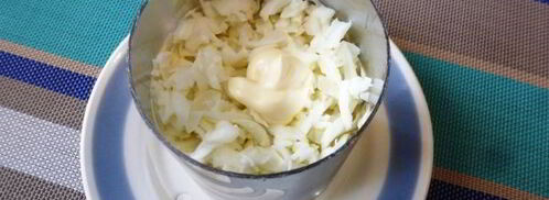 салат мимоза со шпротами. Шаг 13