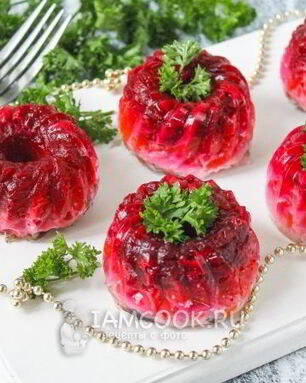 Заливная килька под шубой