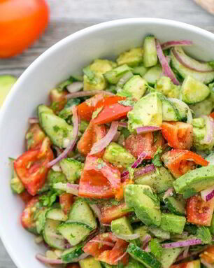Салат с авокадо