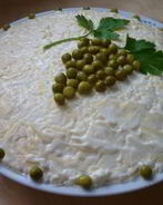 Салат с горбушей и сыром