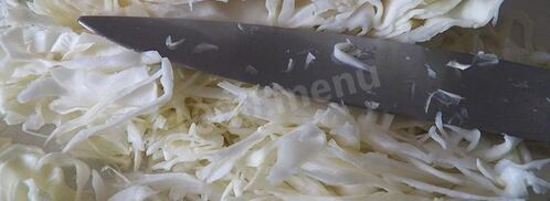 салат с капустой и крабовыми палочками. Шаг 2