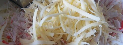 салат с капустой и крабовыми палочками. Шаг 4