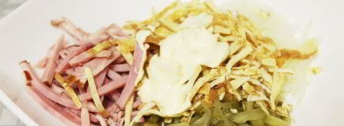 салат с корейкой и яйцами. Шаг 9