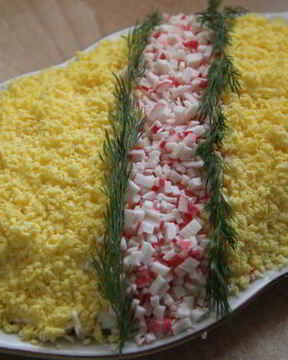 Салат с крабовыми палочками Свадебный генерал