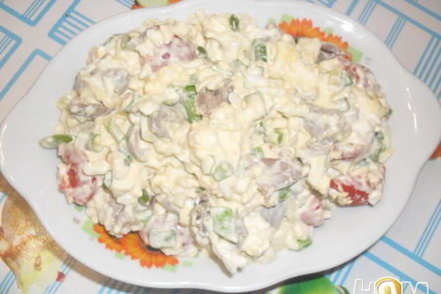 Рецепт салат с куриными сердечками и помидорами черри