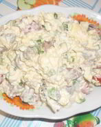 Салат с куриными сердечками и помидорами черри