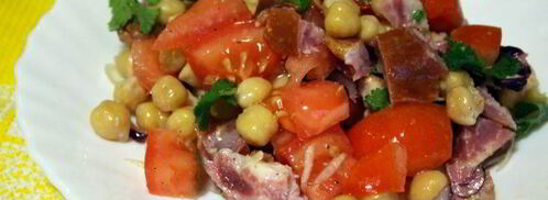 салат с нутом, копченым мясом и помидорами. Шаг 5