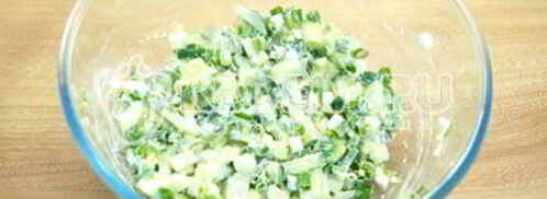 салат с огурцом и яйцом. Шаг 4