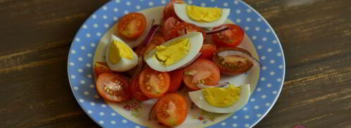 салат с помидорами и яйцом. Шаг 5