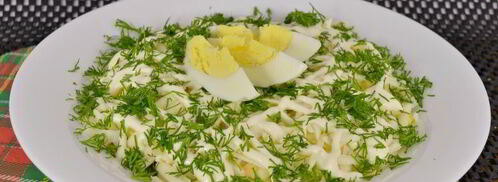 салат с рыбными консервами и подкопченным сыром сулугуни. Шаг 6