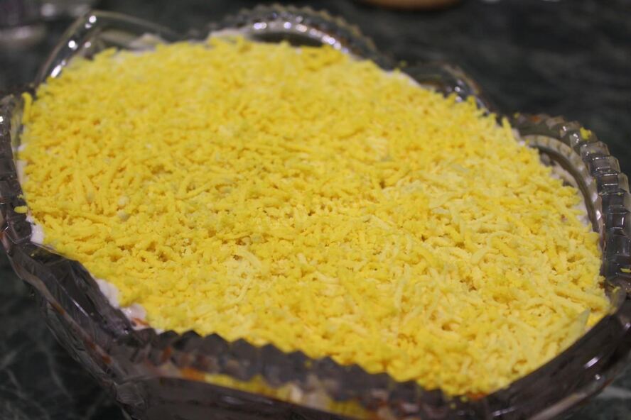 Рецепт слоеный салат из печени