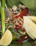 Сом Там Пу — овощной салат с солеными крабами