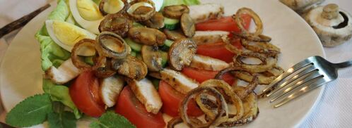 теплый салат со свининой. Шаг 9