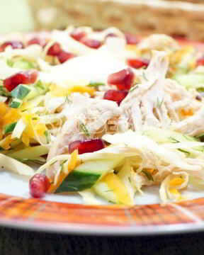 Вкусный салат с курицей Марта