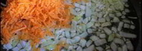 сметанный соус с морковкой и луком. Шаг 4