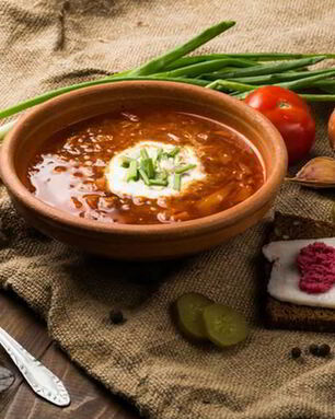 Борщ с фасолью и солеными огурцами