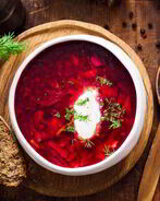 Холодный борщ на свекольно-овощном отваре