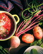 Холодный борщ с колбасой