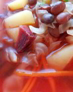 Красный борщ с фасолью