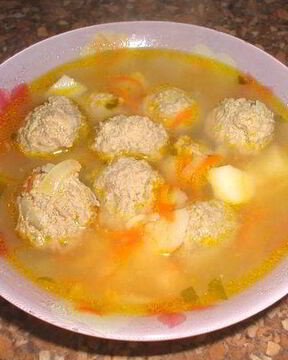 Гороховый суп с фрикадельками