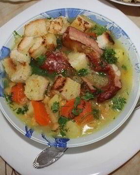 Суп гороховый с копчеными ребрышками