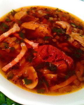 Гречневый суп с белыми грибами и беконом