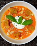 Хрустящий суп из тыквы с сухариками