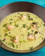 Крем-суп из брокколи с морскими гребешками