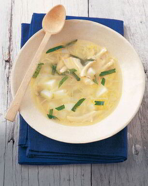 Куриный суп с луком пореем