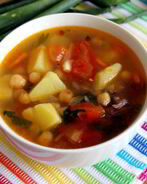Мясной суп с нутом и помидорами