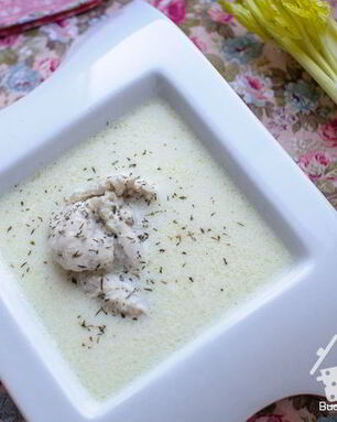 Нежный куриный суп с рисом и тимьяном