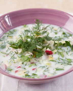 Окрошка на кефире с курицей