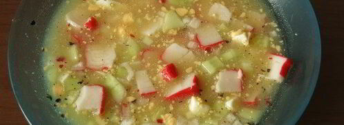 окрошка с крабовыми палочками. Шаг 4