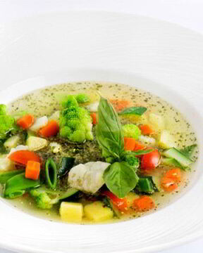 Суп минестроне с песто