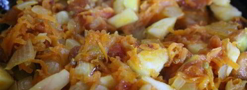 щи из квашеной капусты с фасолью и яблоком. Шаг 3