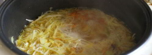 щи из свежей капусты в мультиварке. Шаг 3