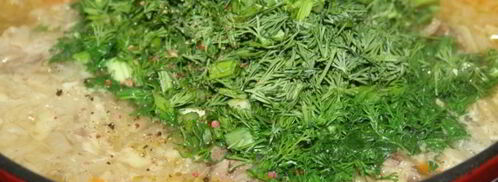 щи с квашеной капустой на говяжьих ребрышках в чугунке. Шаг 9