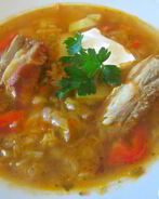 Щи со свиными ребрами и яблоком