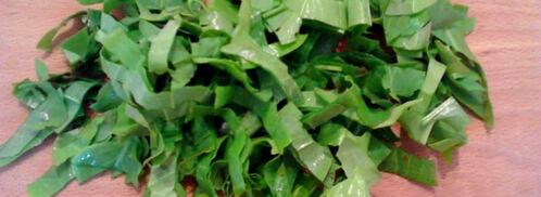 зеленые щи с крапивой и щавелем с яйцом. Шаг 8