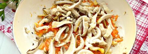 капустная солянка с грибами. Шаг 4