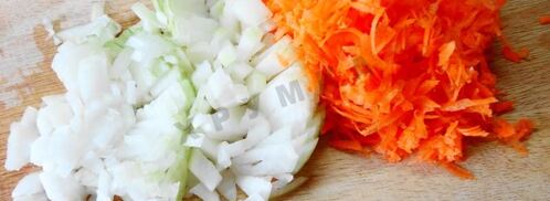 солянка из капусты с сосисками и помидор в мультиварке. Шаг 2