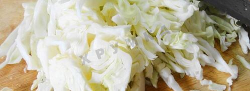 солянка из капусты с сосисками и помидор в мультиварке. Шаг 6