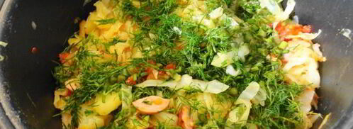 солянка из капусты с сосисками и помидор в мультиварке. Шаг 8