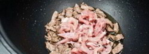 солянка мясная на сковороде. Шаг 6