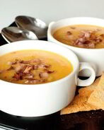 Гороховый суп-пюре с беконом