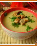 Гороховый суп-пюре с гренками