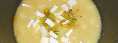 гороховый суп-пюре в мультиварке с плавленным сырком и чесночными сухариками. Шаг 3